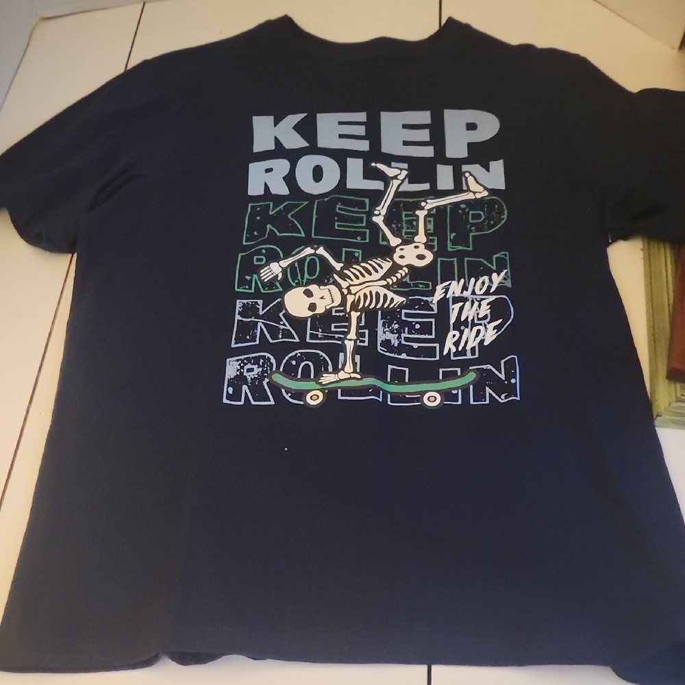 Men's Graphic Tee - Keep Rollin' Design